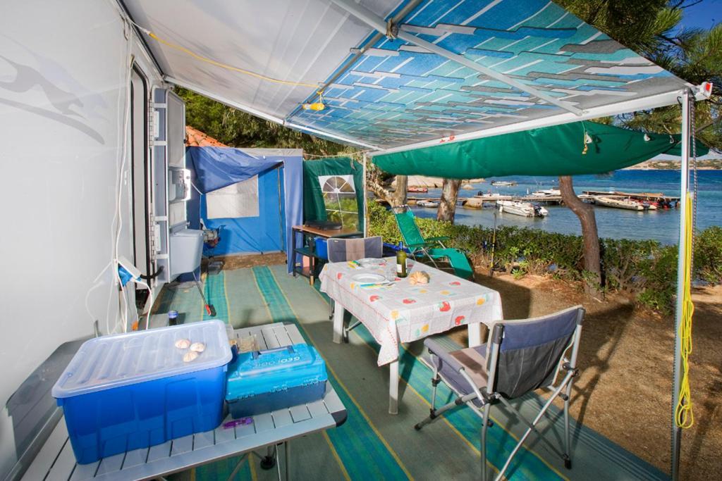 Camping Baia Saraceno Hotel ปาเลา ภายนอก รูปภาพ