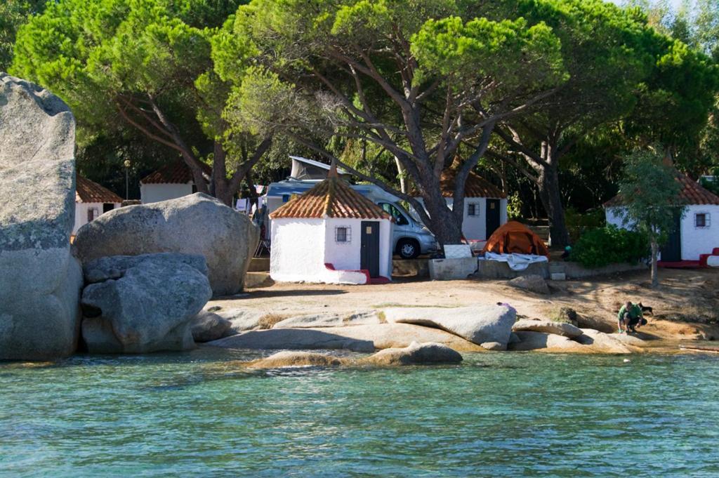 Camping Baia Saraceno Hotel ปาเลา ภายนอก รูปภาพ